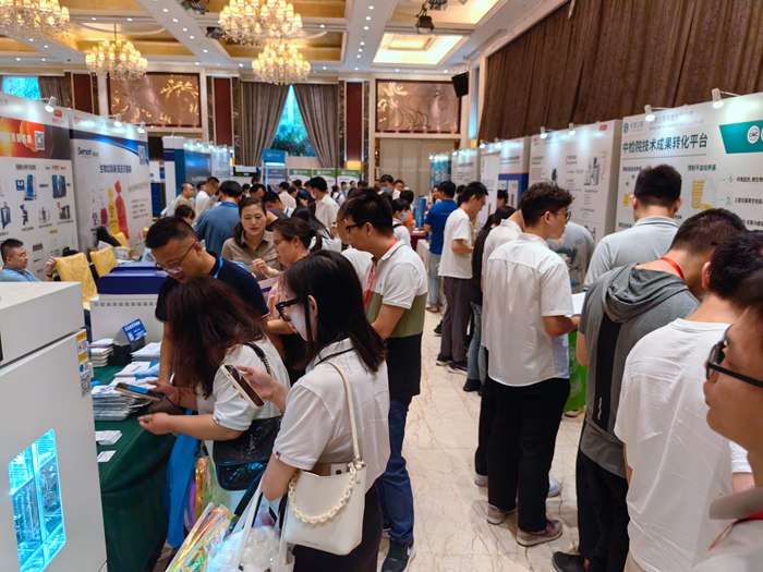 第十四屆藥品質(zhì)量安全大會首日盛況直擊，億天凈化精彩亮相！